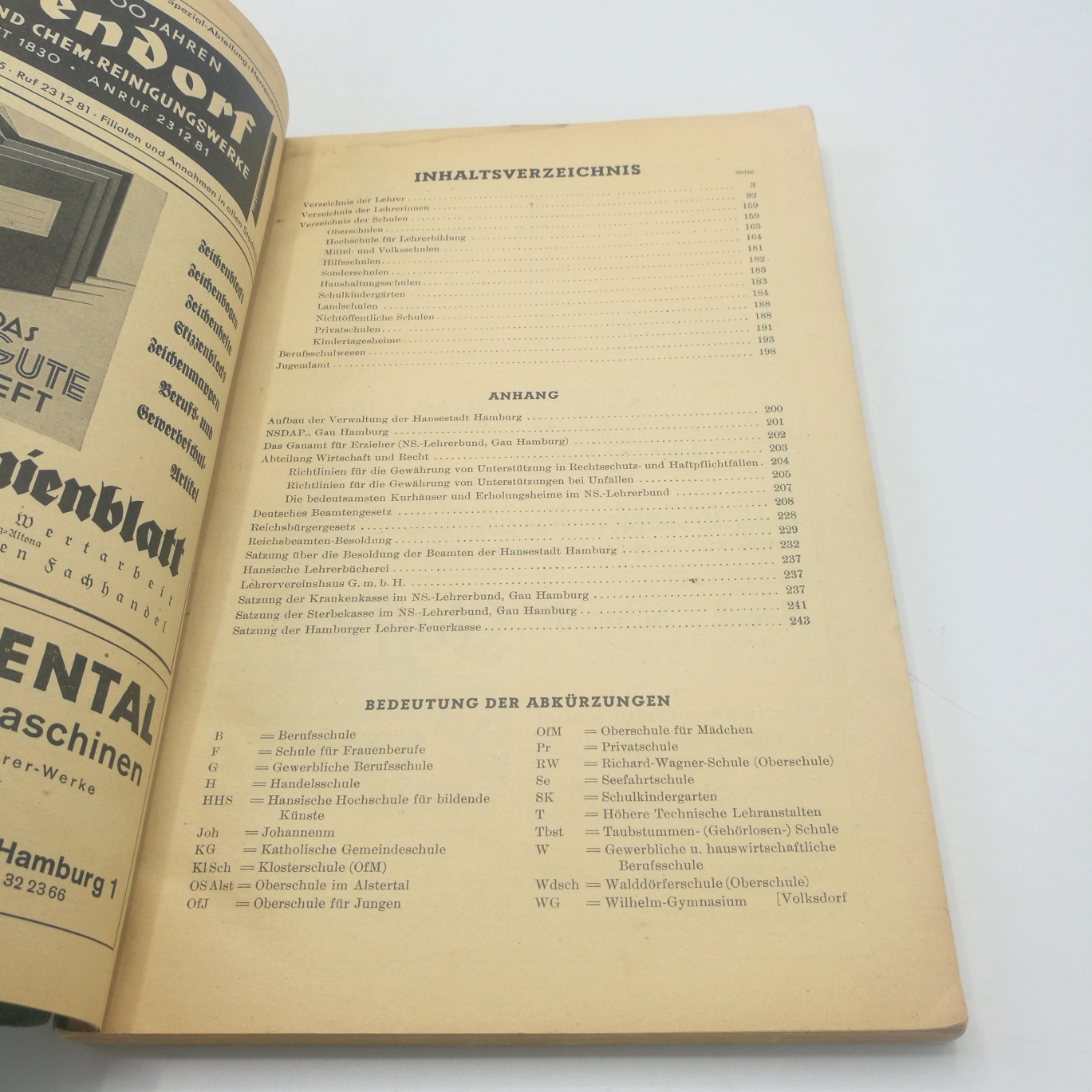 NS-Lehrbuch, Gauwaltung Hamburg (Hrs.), : Hamburgisches Lehrerverzeichnis für das gesamte Stadt- und Landgebiet - Mit einem Gesetzesanhang. Schuljahr 1938 - 1939